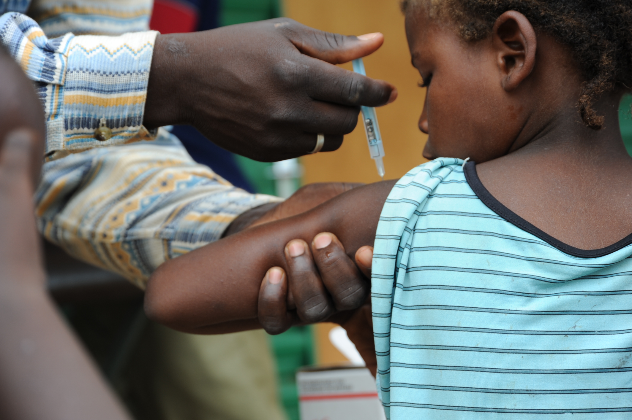 Child-receives-MenAfriVac-shot-in-Burkina-Faso-1