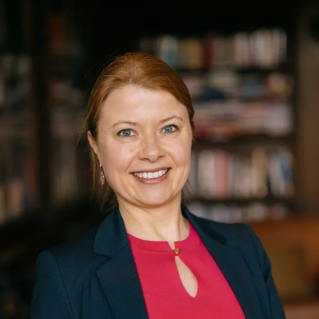 Elizabeth Donnelly, Wilton Park Programme Director in the Library at Wiston House